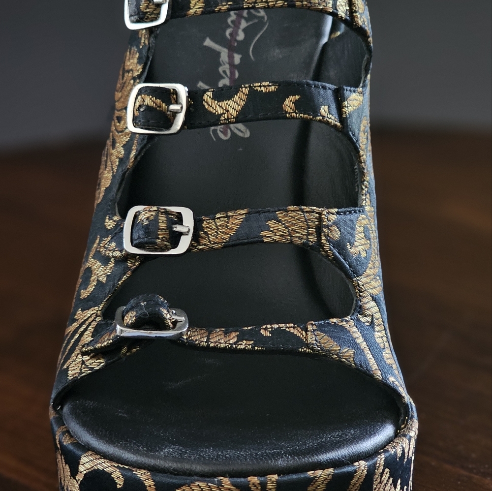 Free People shoes, EU 36 (runs 1/2 Size Large) BLACK AND GOLD. GREAT CONDITION.